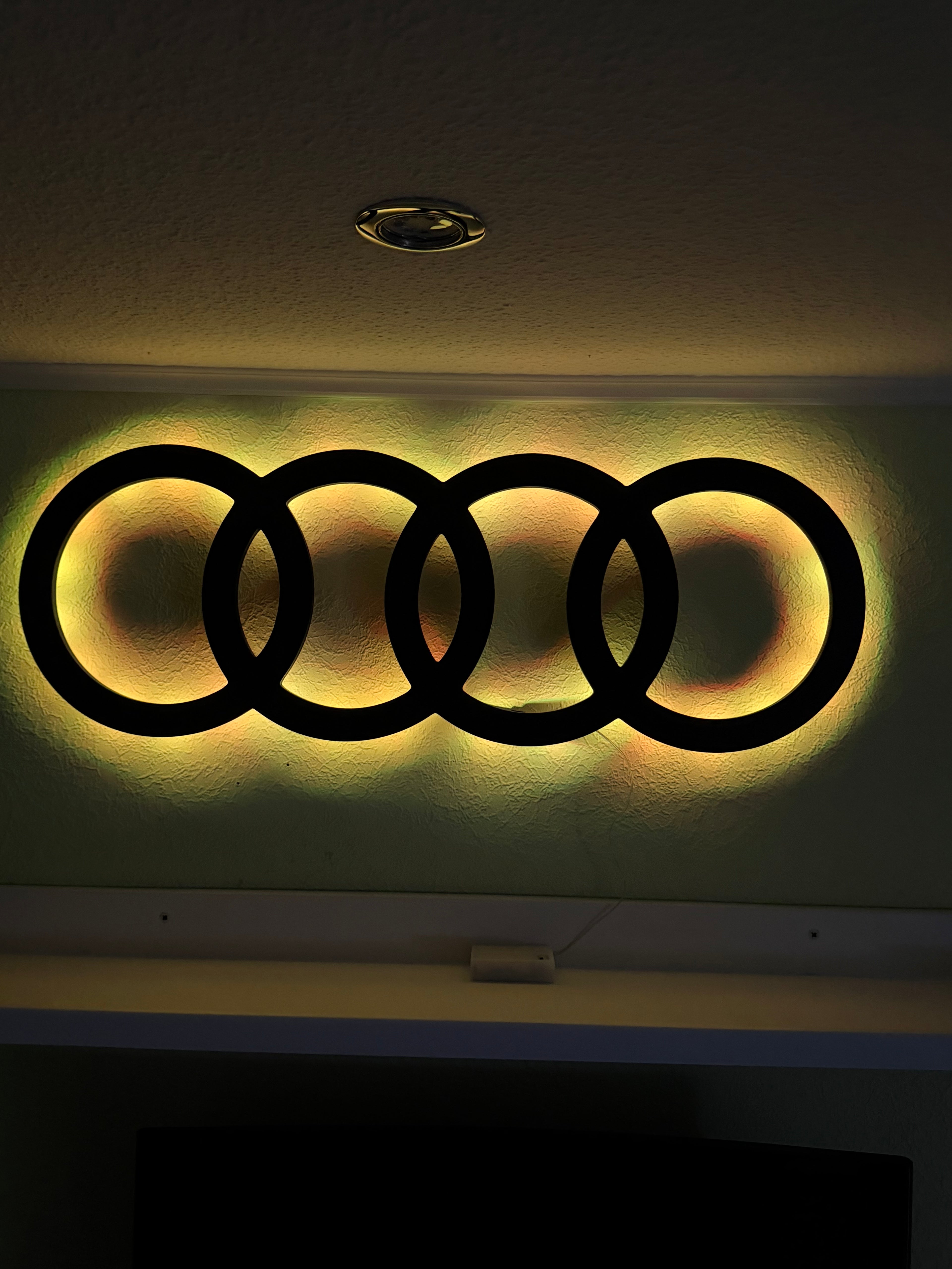 Audi Ringe mit LED Beleuchtung Wand Dekoration