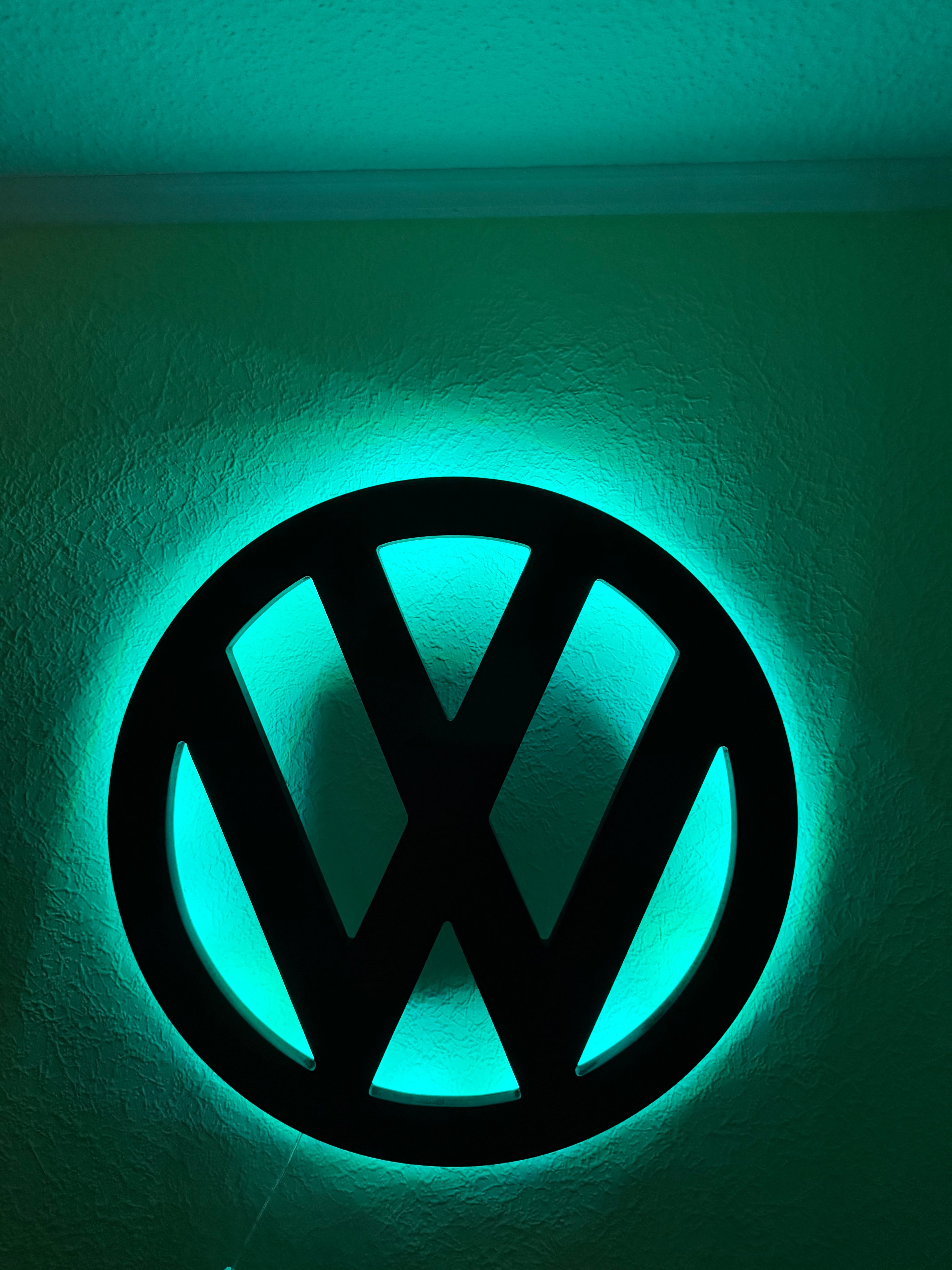 VW Logo mit Led Wand Dekoration