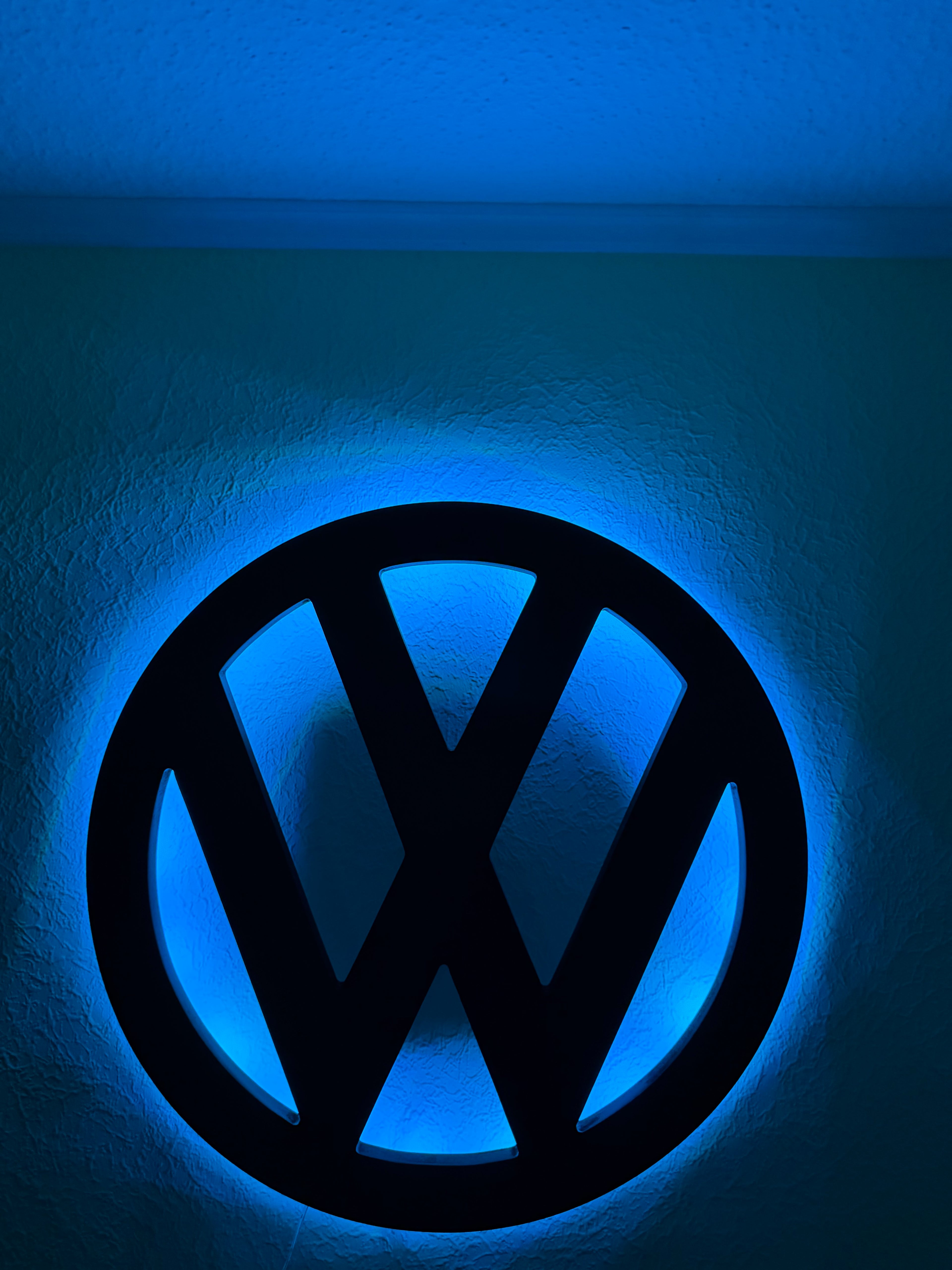 VW Logo mit Led Wand Dekoration