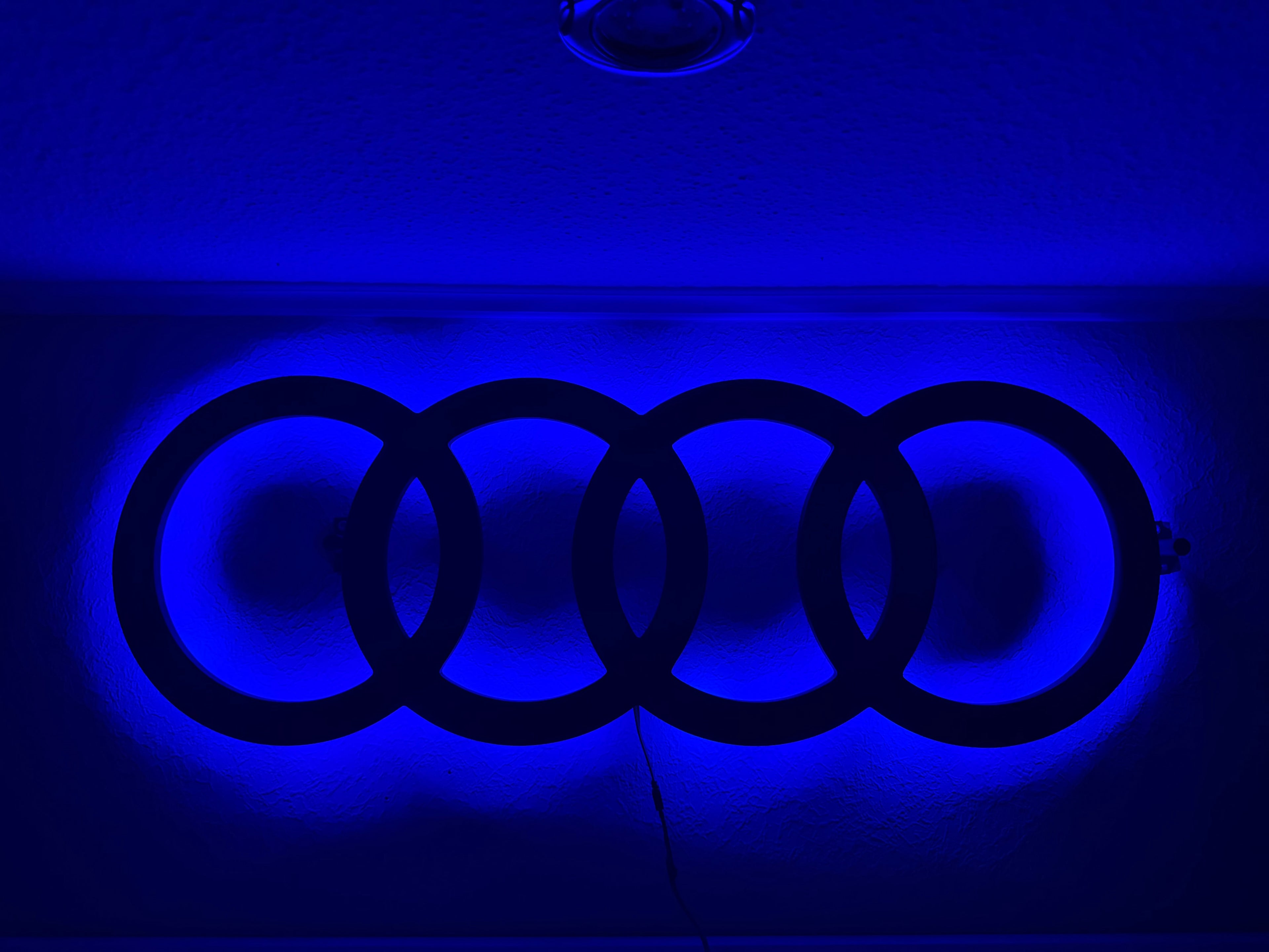 Audi Ringe mit LED Beleuchtung Wand Dekoration